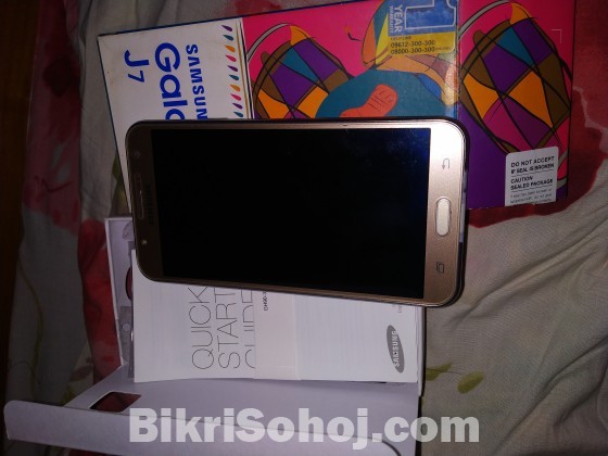 Samsung J7